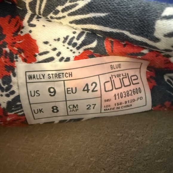 Men’s Hey Dude Size 9 shoes - Picture 7 of 7